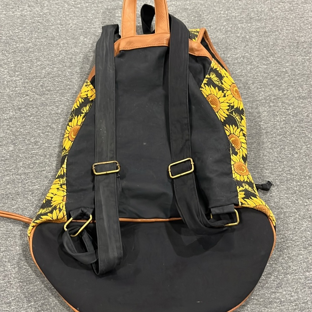 Sunflower backpack - Picture 3 of 5